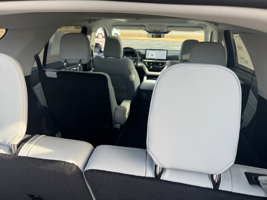 New 2026 Ford Explorer Platinum w/ LUX Leather Package image 16