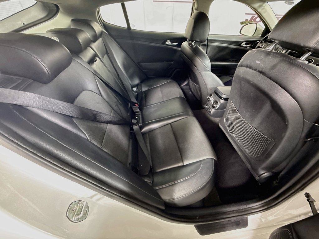 Used 2019 Kia Stinger RWD image 28