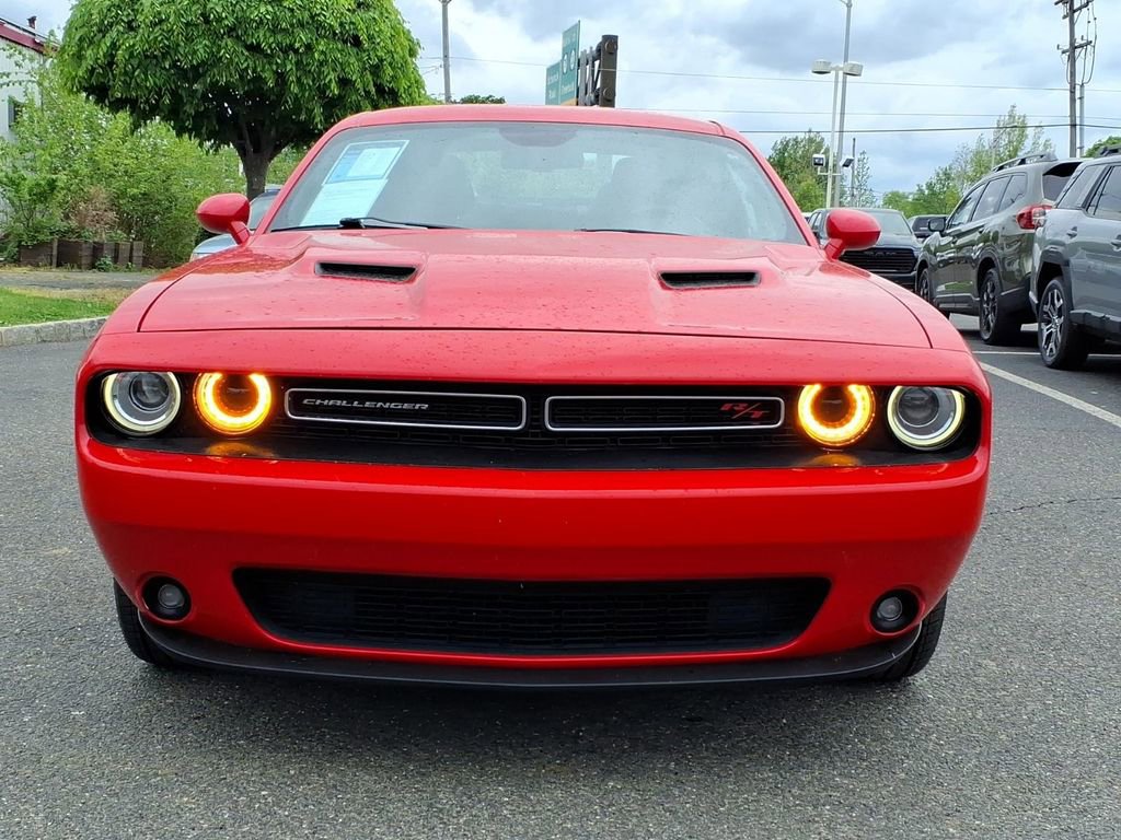 Used 2018 Dodge Challenger R/T RWD image 2