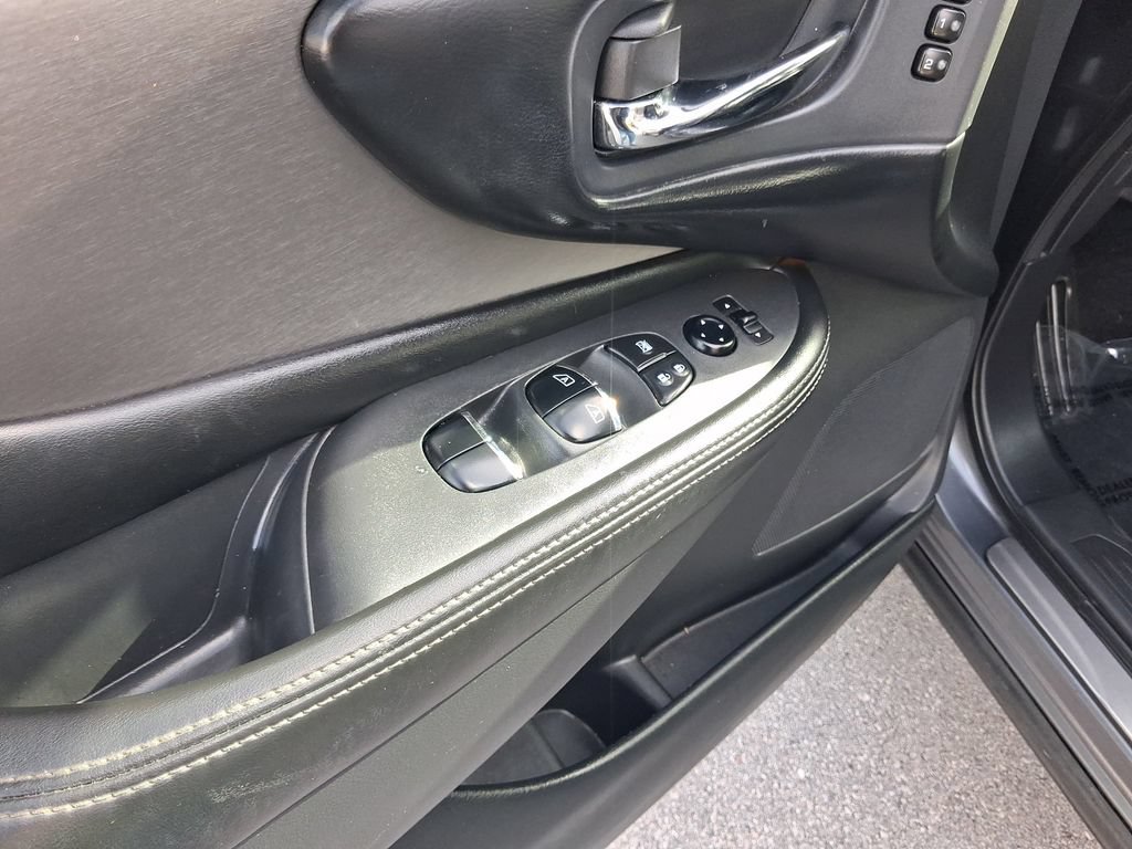 Used 2019 Nissan Murano SL FWD image 18
