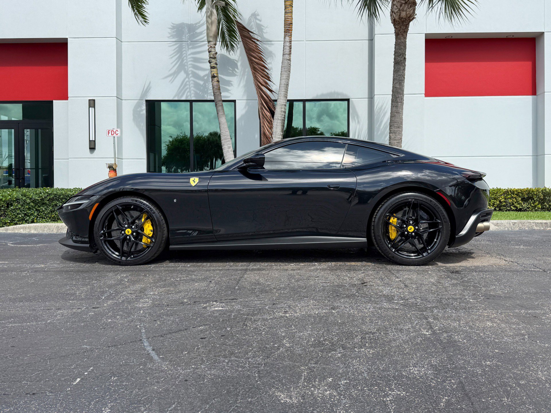 Used 2021 Ferrari Roma RWD image 13