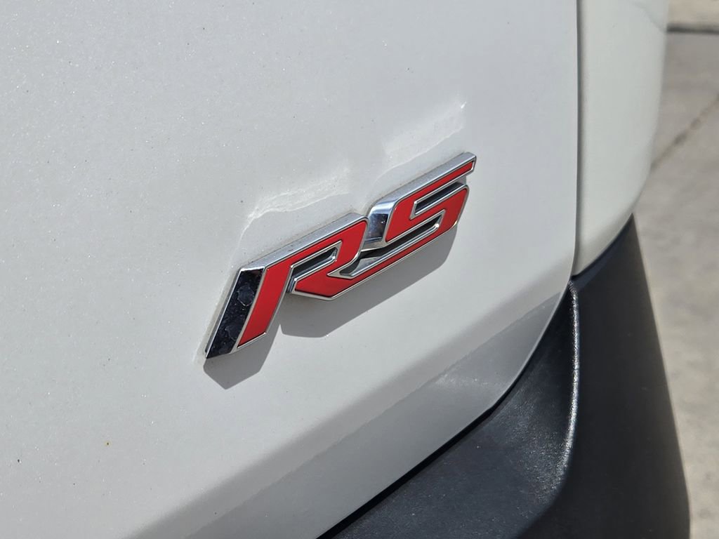 Used 2022 Chevrolet Traverse RS FWD image 16