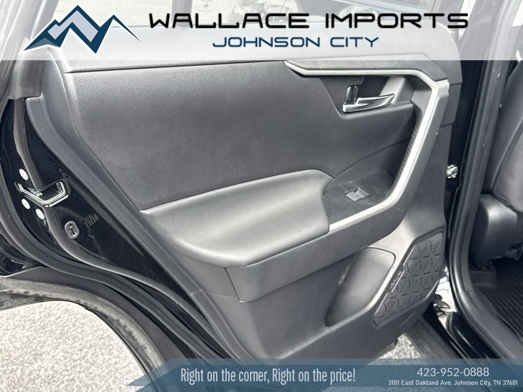 Used 2023 Toyota RAV4 XLE AWD/4WD image 34