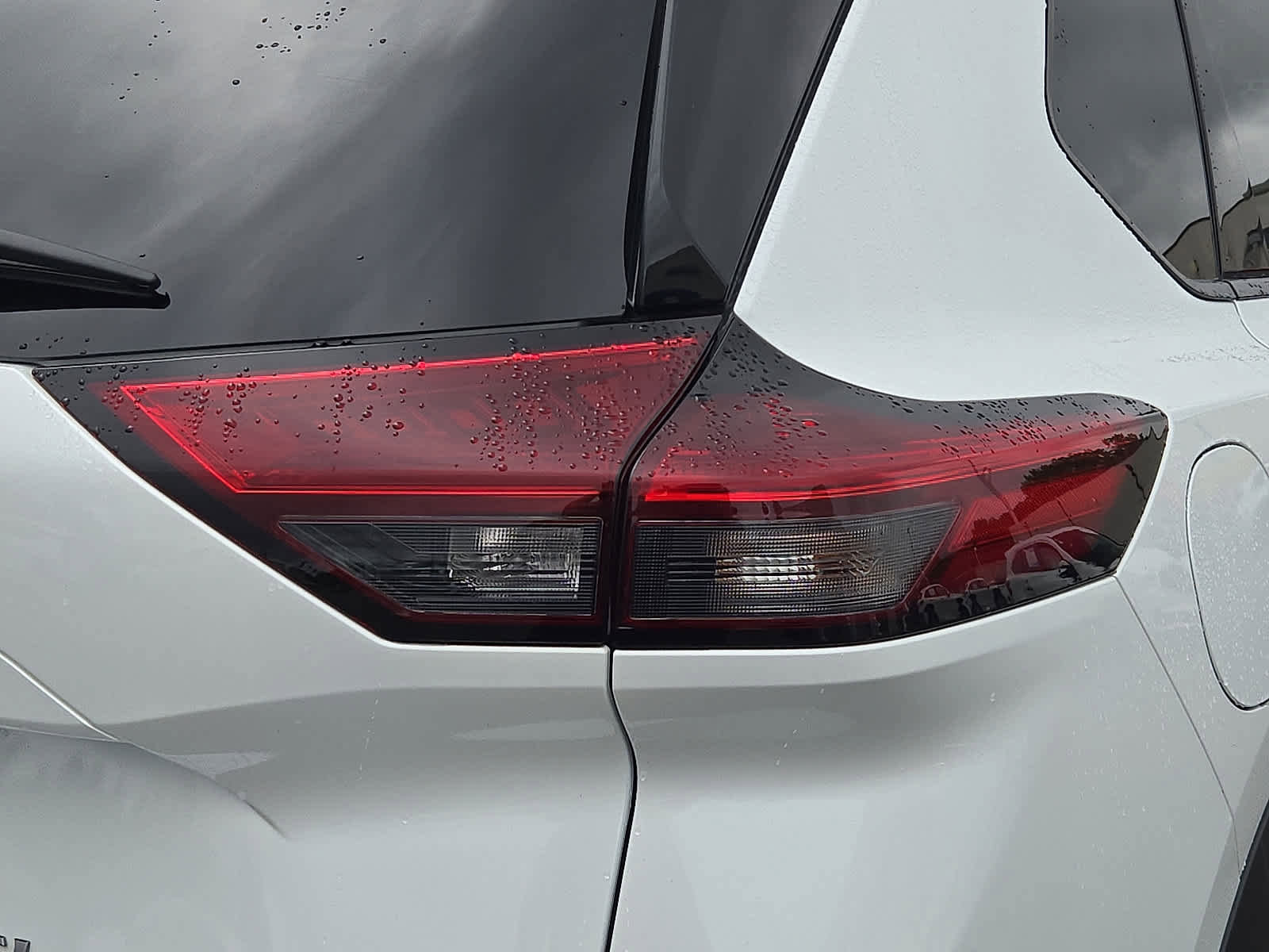 Used 2024 Nissan Rogue SL image 12