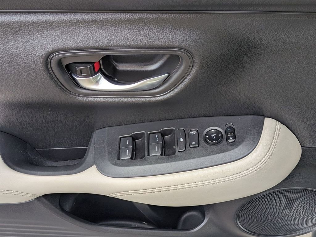 Certified 2023 Honda HR-V LX image 6