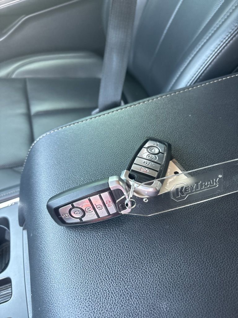 Used 2024 Ford Expedition XLT RWD image 36