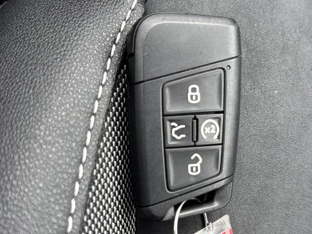 Used 2024 Volkswagen Taos SE w/ Panoramic Sunroof Package AWD/4WD image 44