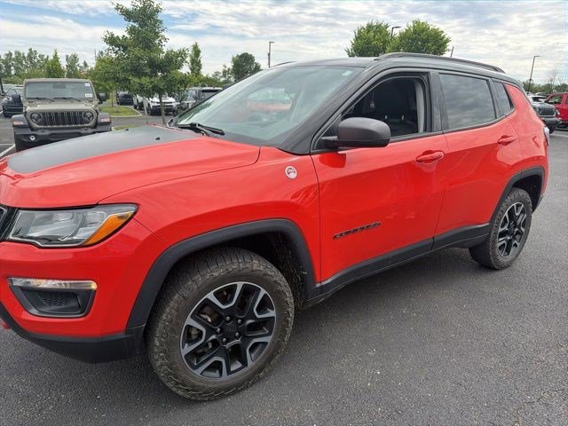 Used 2019 Jeep Compass Trailhawk w/ Cold Weather Group AWD/4WD image 15