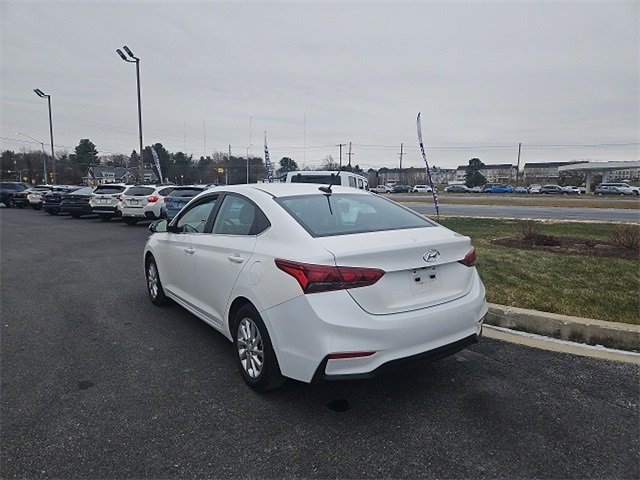 Used 2022 Hyundai Accent SEL image 2