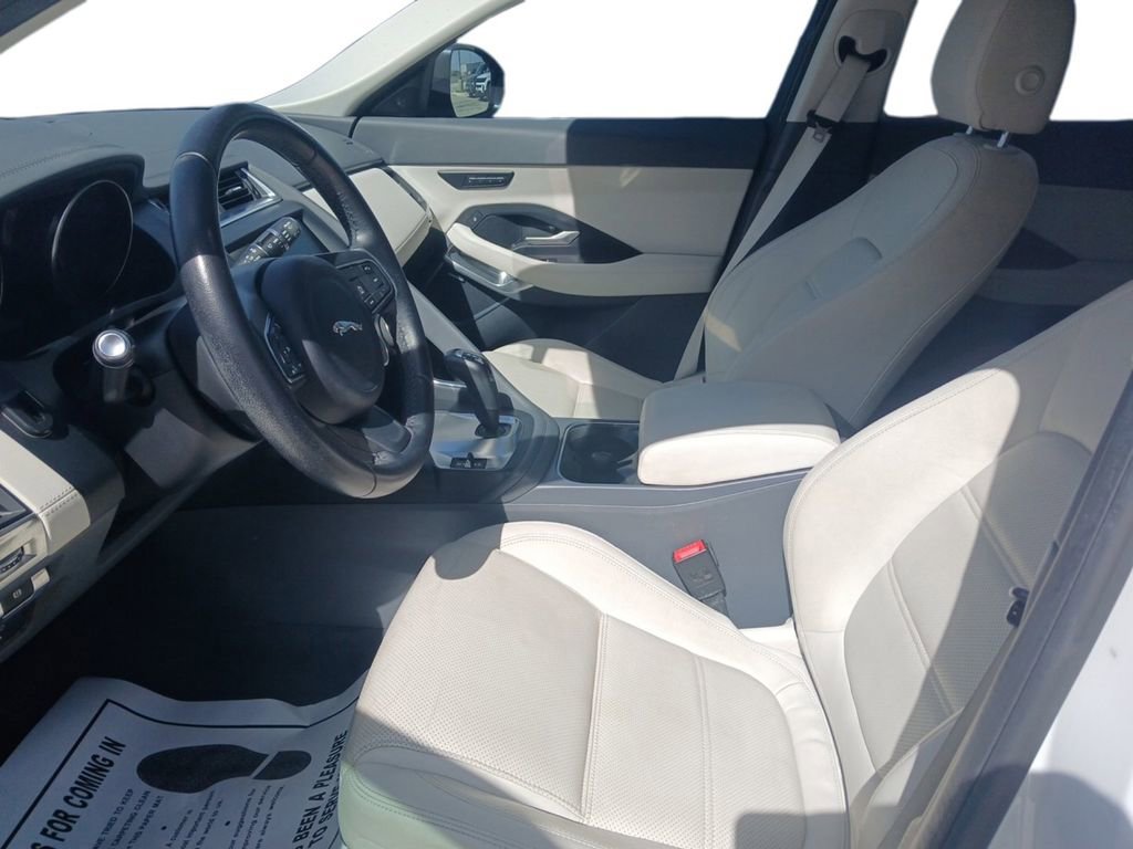 Used 2020 Jaguar E-PACE SE image 10
