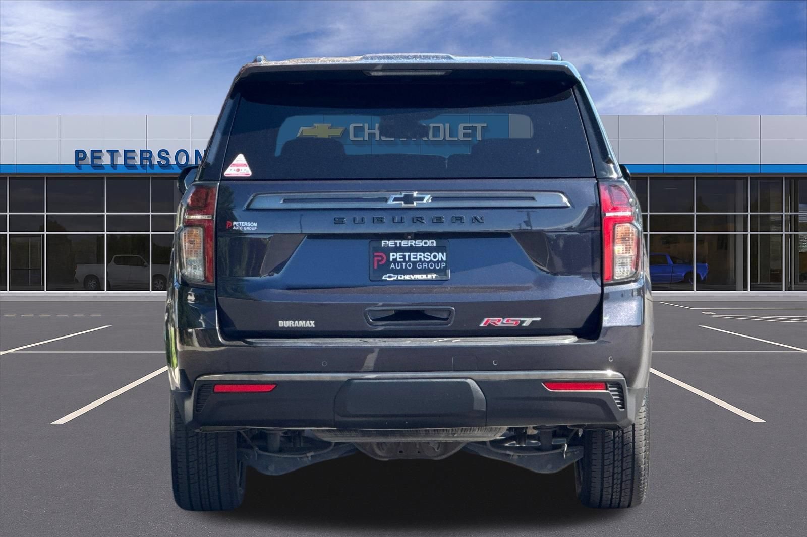 Certified 2022 Chevrolet Suburban RST w/ Luxury Package AWD/4WD image 5