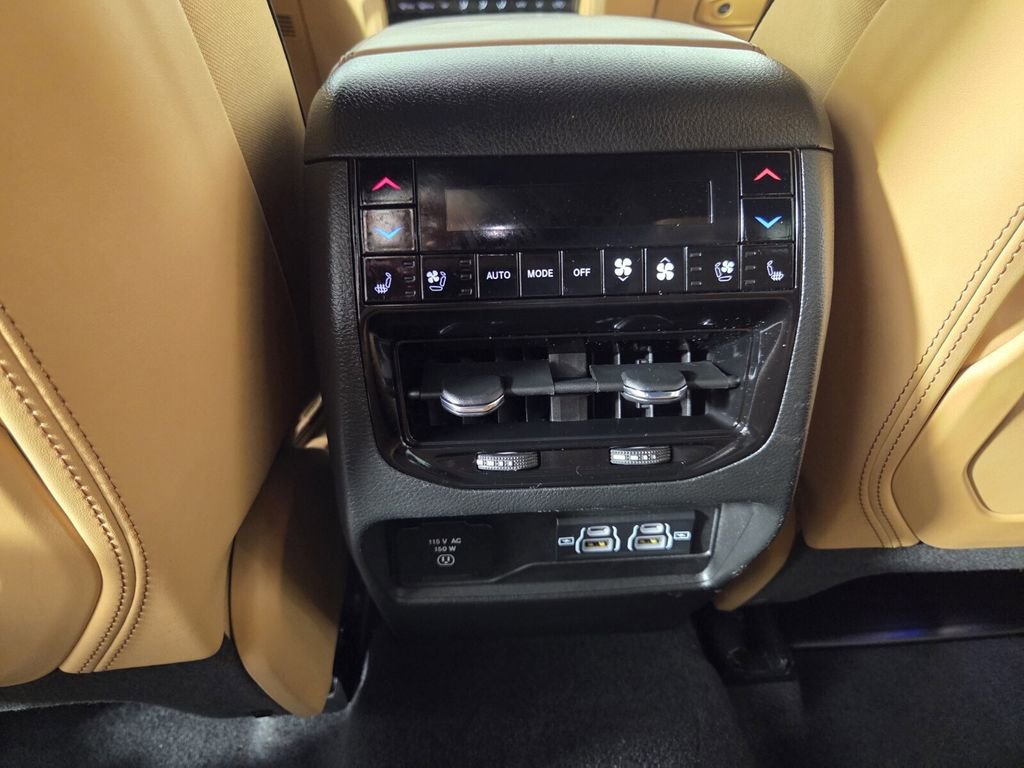 Used 2024 Jeep Grand Cherokee Summit image 27