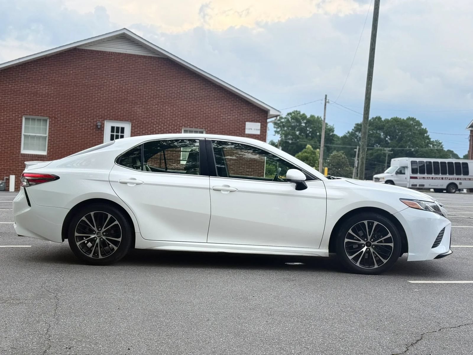 Used 2018 Toyota Camry SE FWD image 7