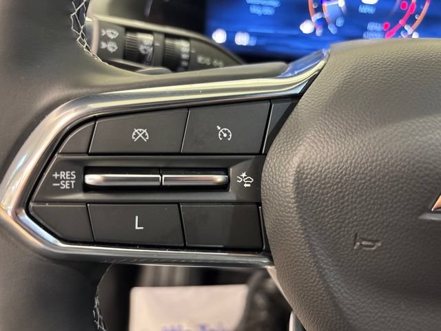 Used 2025 Chevrolet Traverse LT FWD image 28