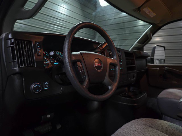 Used 2017 GMC Savana 4500 image 14