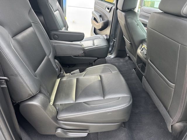 Used 2020 Chevrolet Suburban Premier image 32