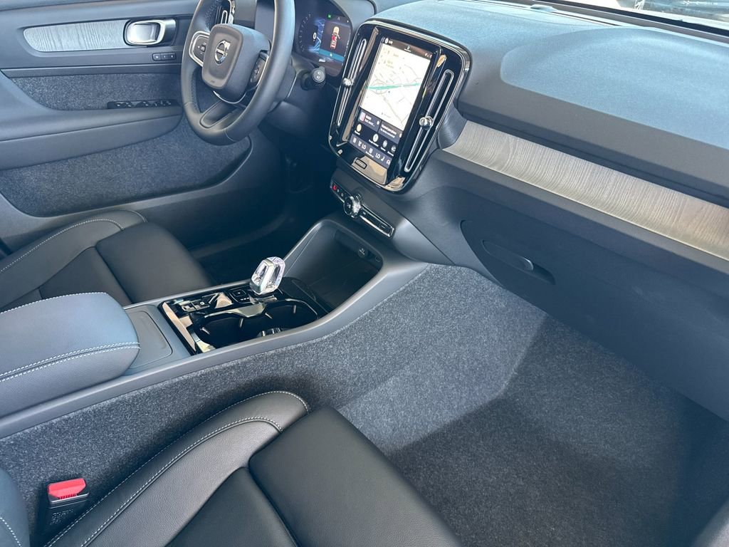 New 2026 Volvo XC40 B5 Plus w/ Protection Package Premier image 15