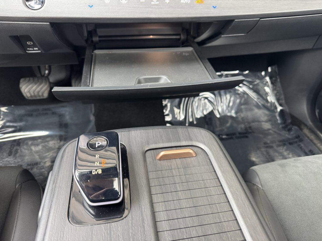 Used 2024 Nissan Ariya FWD image 26