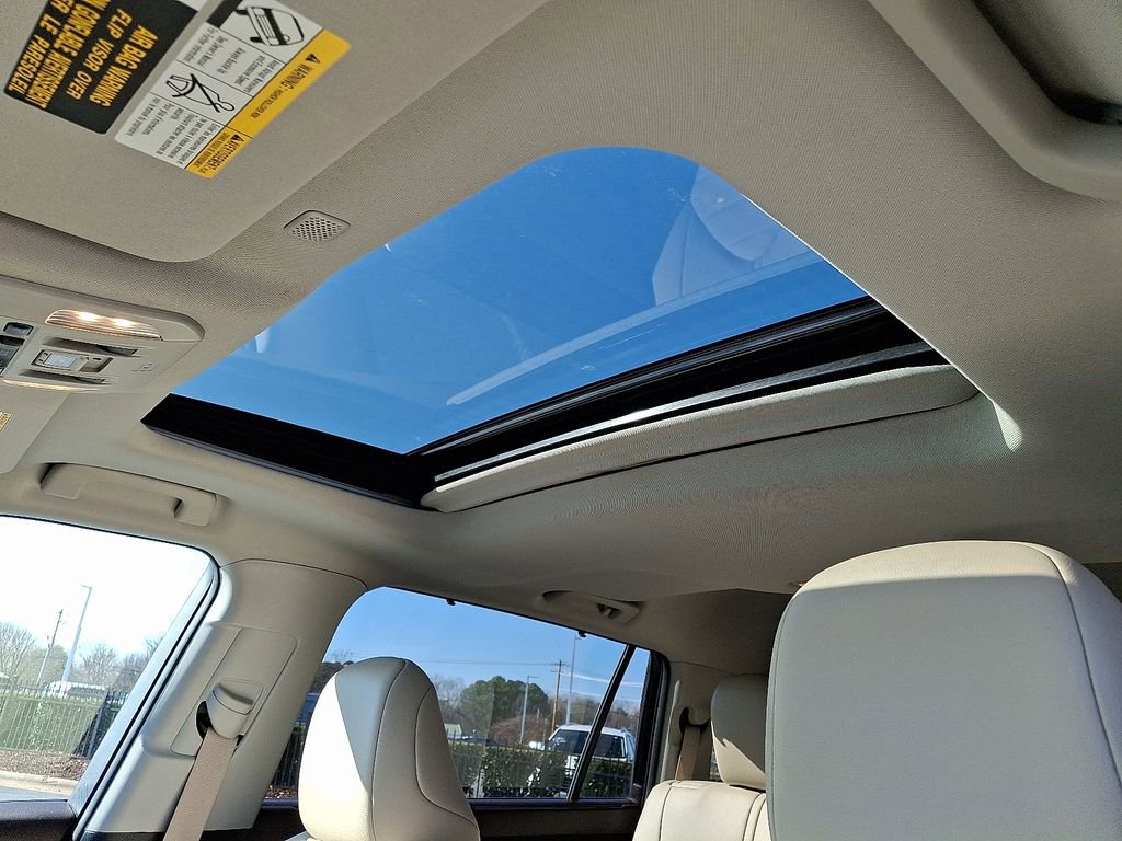 Used 2022 Toyota Highlander XLE image 13