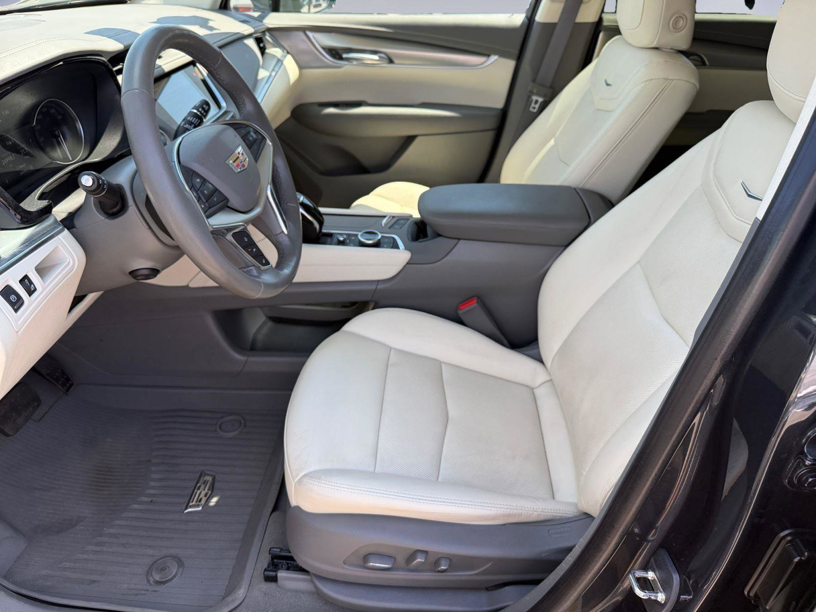 Used 2023 Cadillac XT5 Premium Luxury w/ LPO, Floor Liner Package AWD/4WD image 14