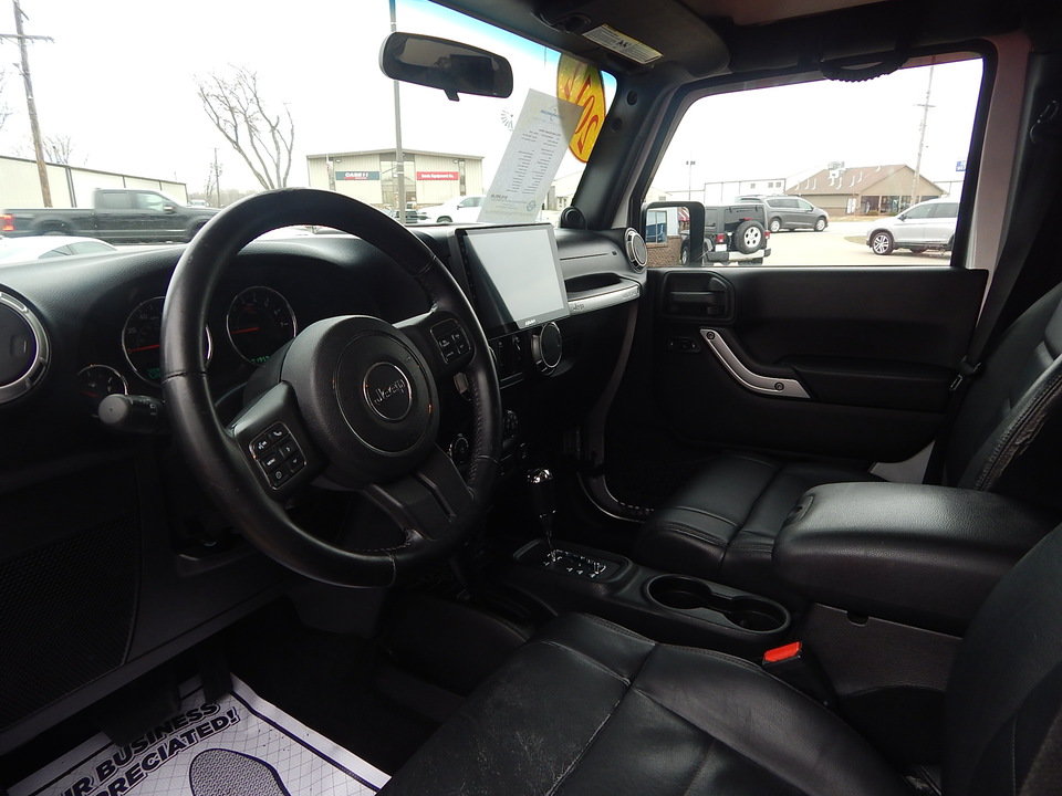 Used 2012 Jeep Wrangler Unlimited Sahara w/ Connectivity Group AWD/4WD image 9
