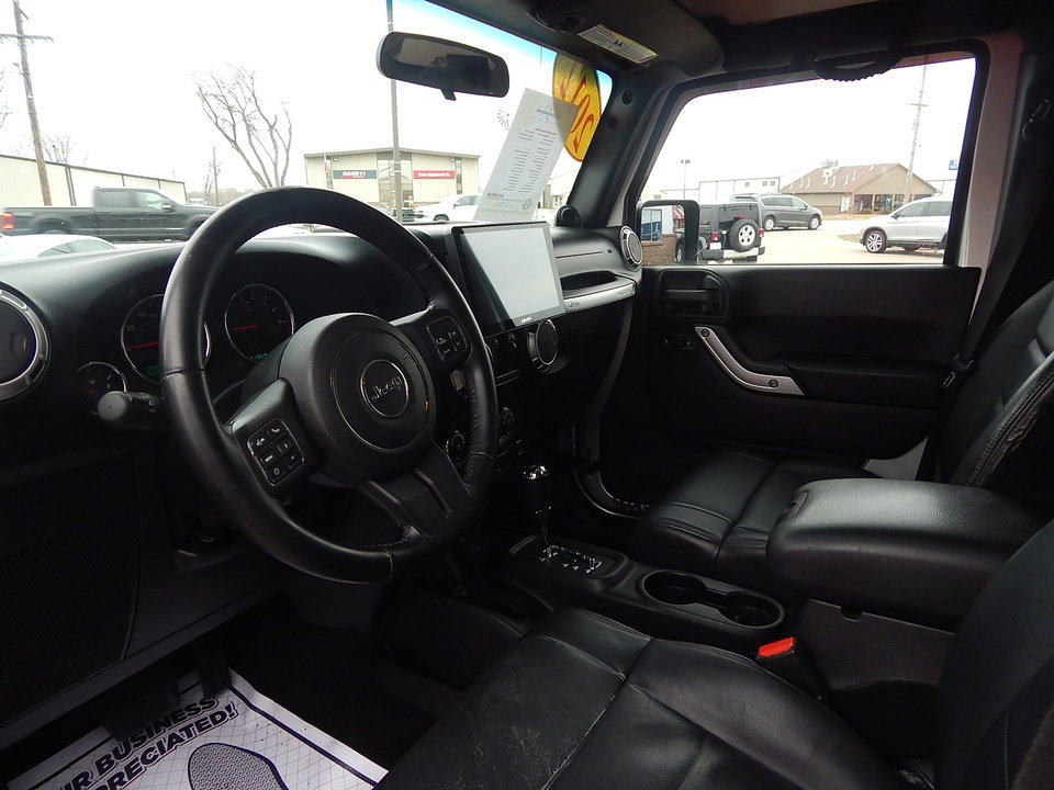 Used 2012 Jeep Wrangler Unlimited Sahara w/ Connectivity Group image 9