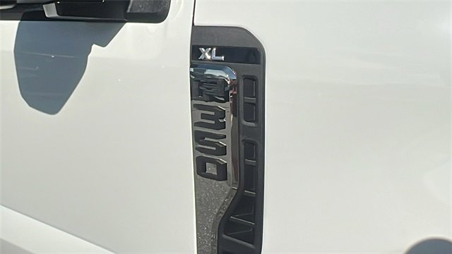 New 2026 Ford F350 XL w/ XL Chrome Package image 9