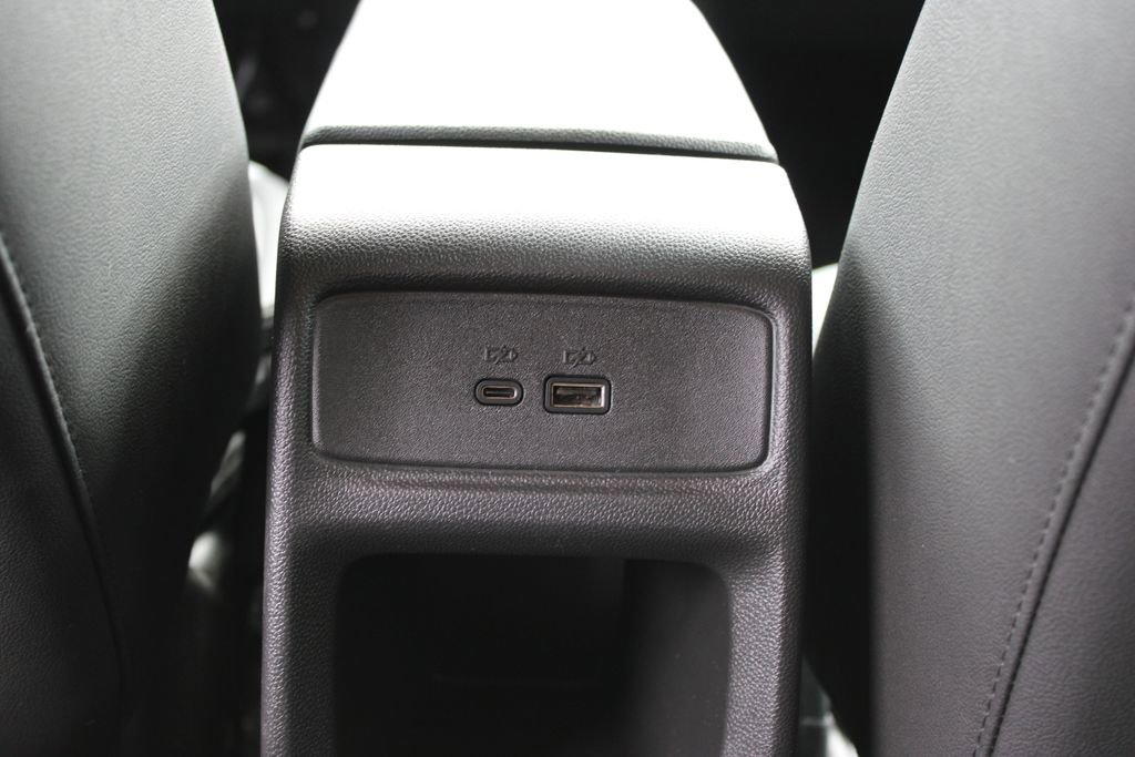 Used 2025 Chevrolet Trax LT w/ LT Convenience Package image 24