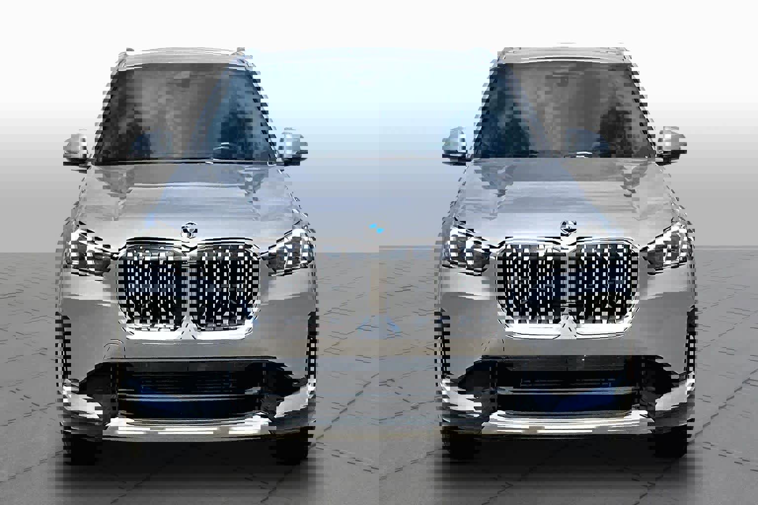 Used 2025 BMW X1 xDrive28i w/ Convenience Package image 4