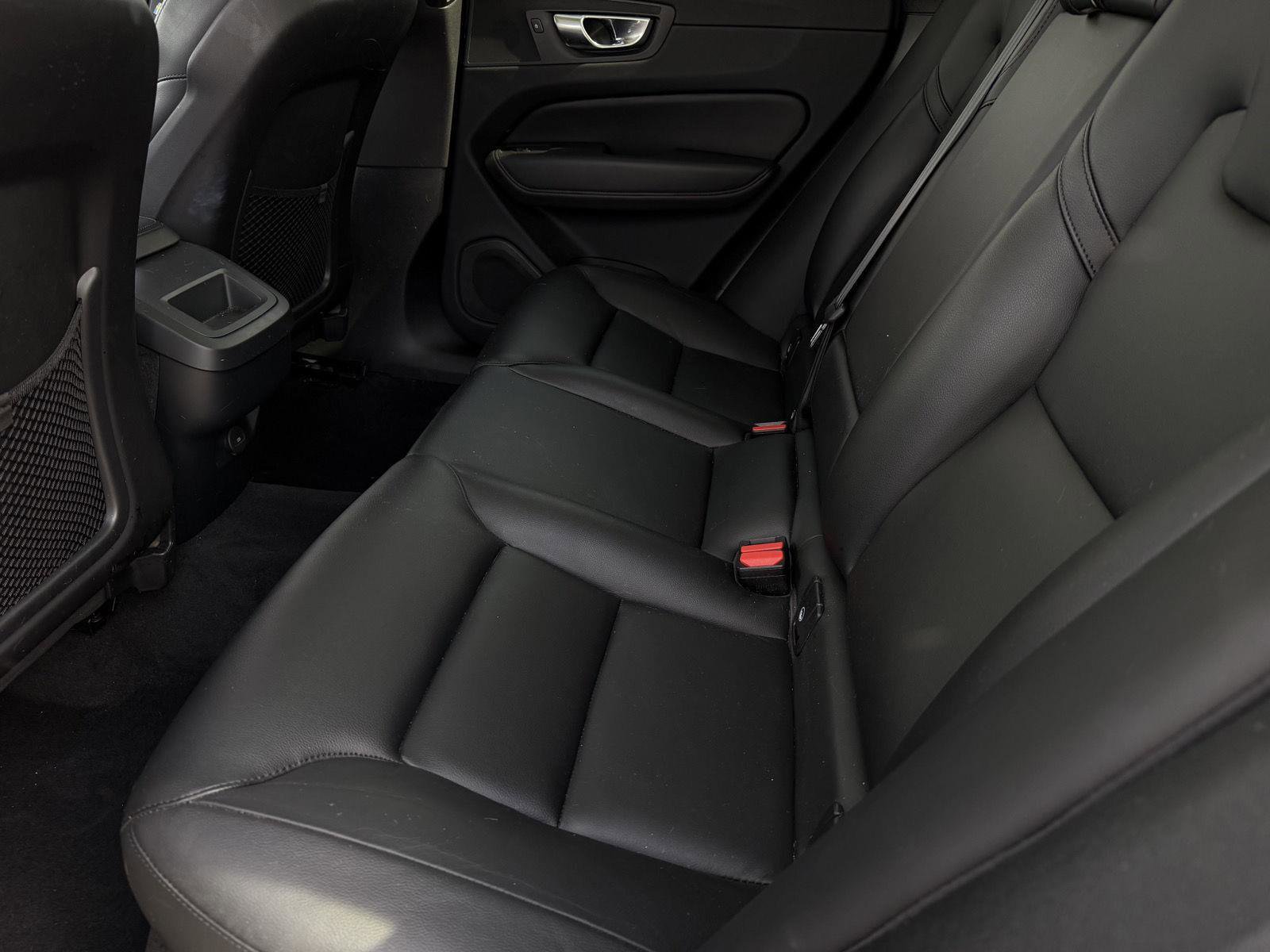 Used 2023 Volvo XC60 B5 Core AWD/4WD image 21