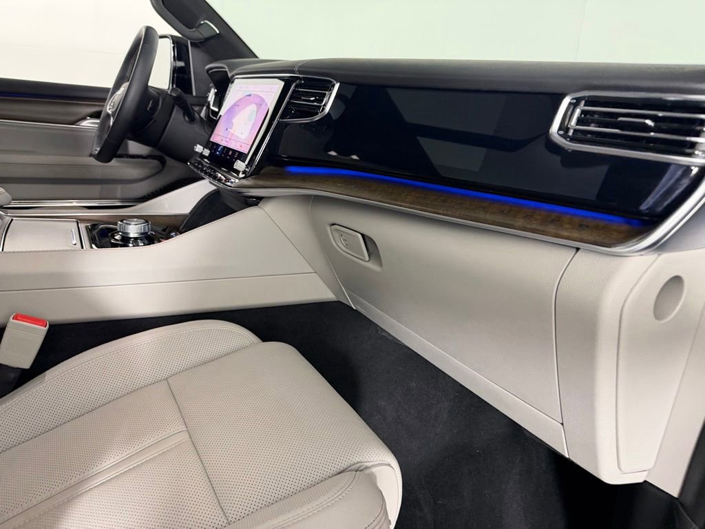 Certified 2025 Jeep Grand Wagoneer 4WD image 35