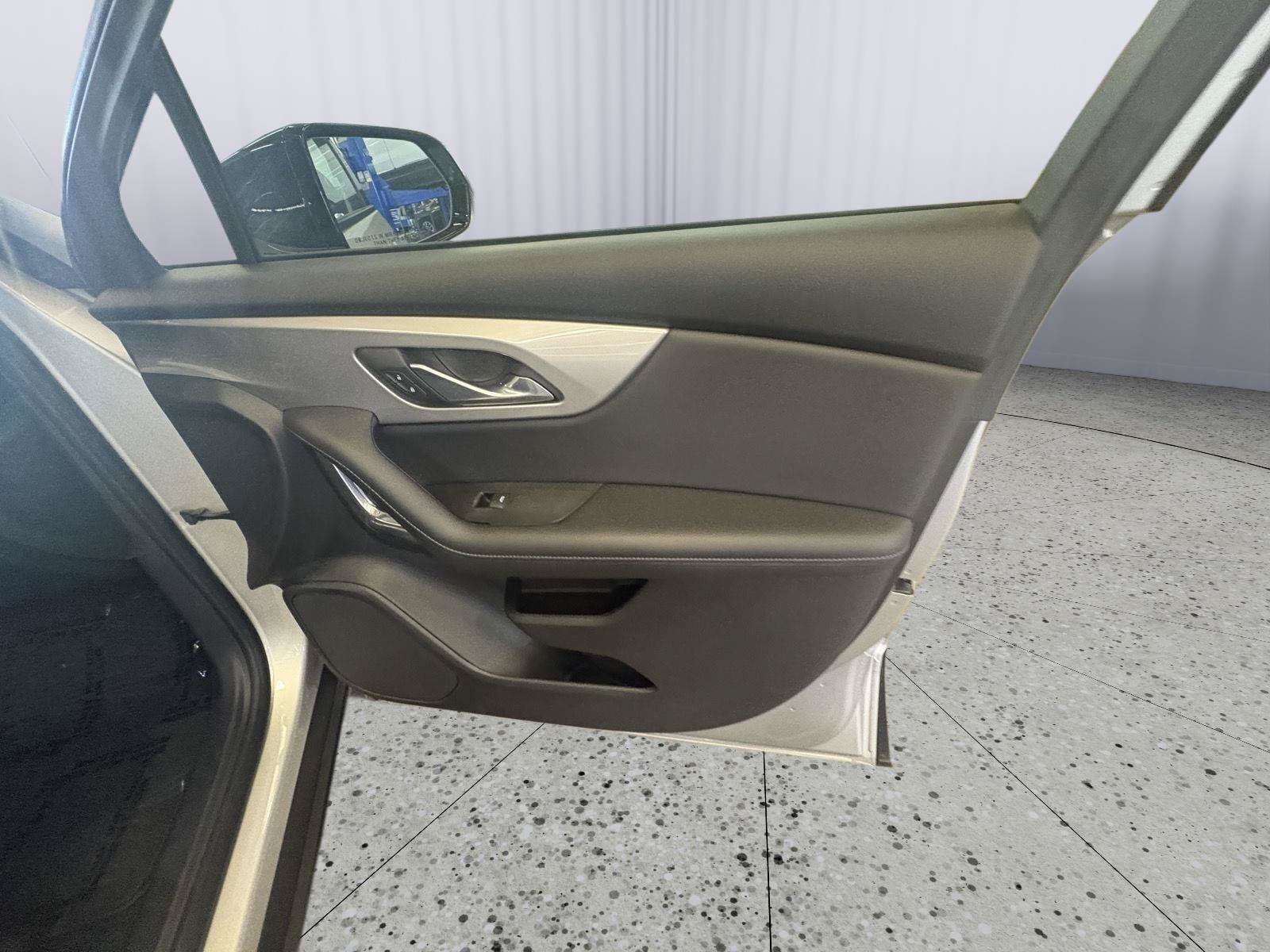 Used 2021 Chevrolet Blazer LT FWD image 13