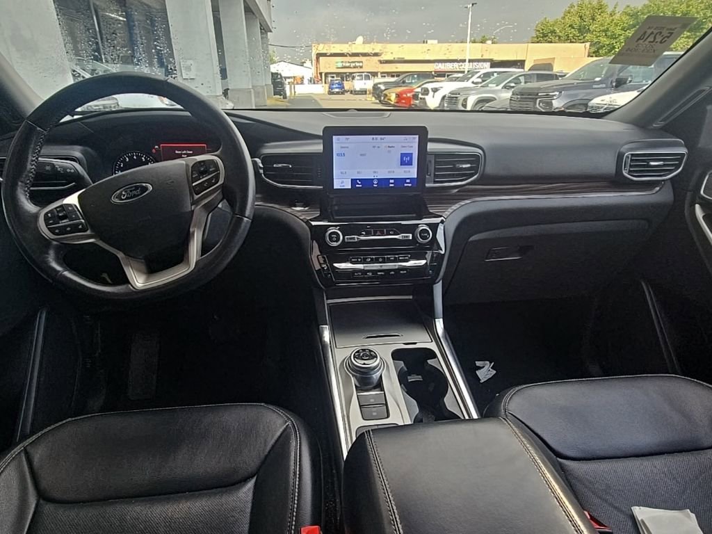 Used 2023 Ford Explorer Limited image 5