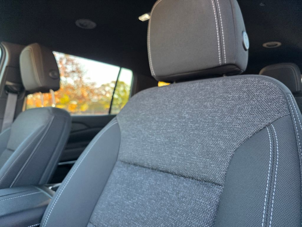 New 2026 Chevrolet Traverse LT w/ LPO, Floor Liner Package FWD image 11