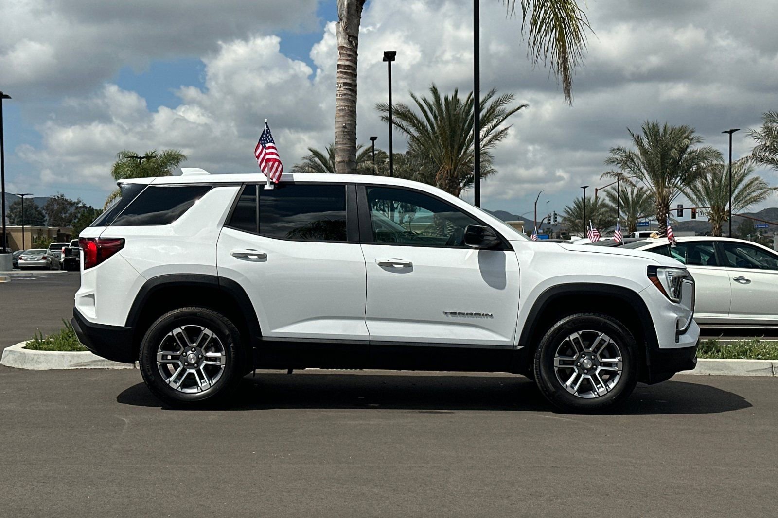 Used 2026 GMC Terrain Elevation image 3