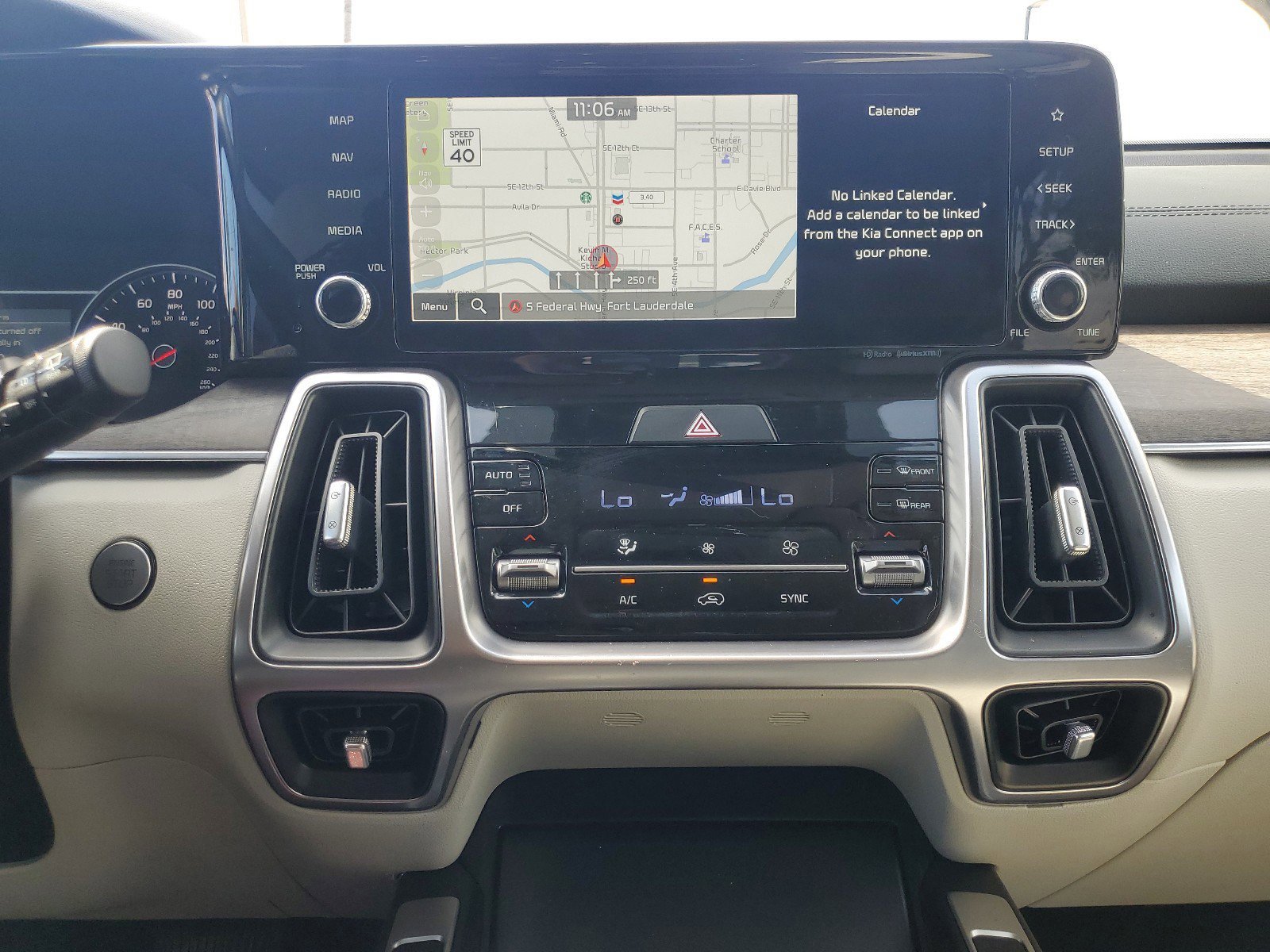 Used 2023 Kia Sorento S image 8