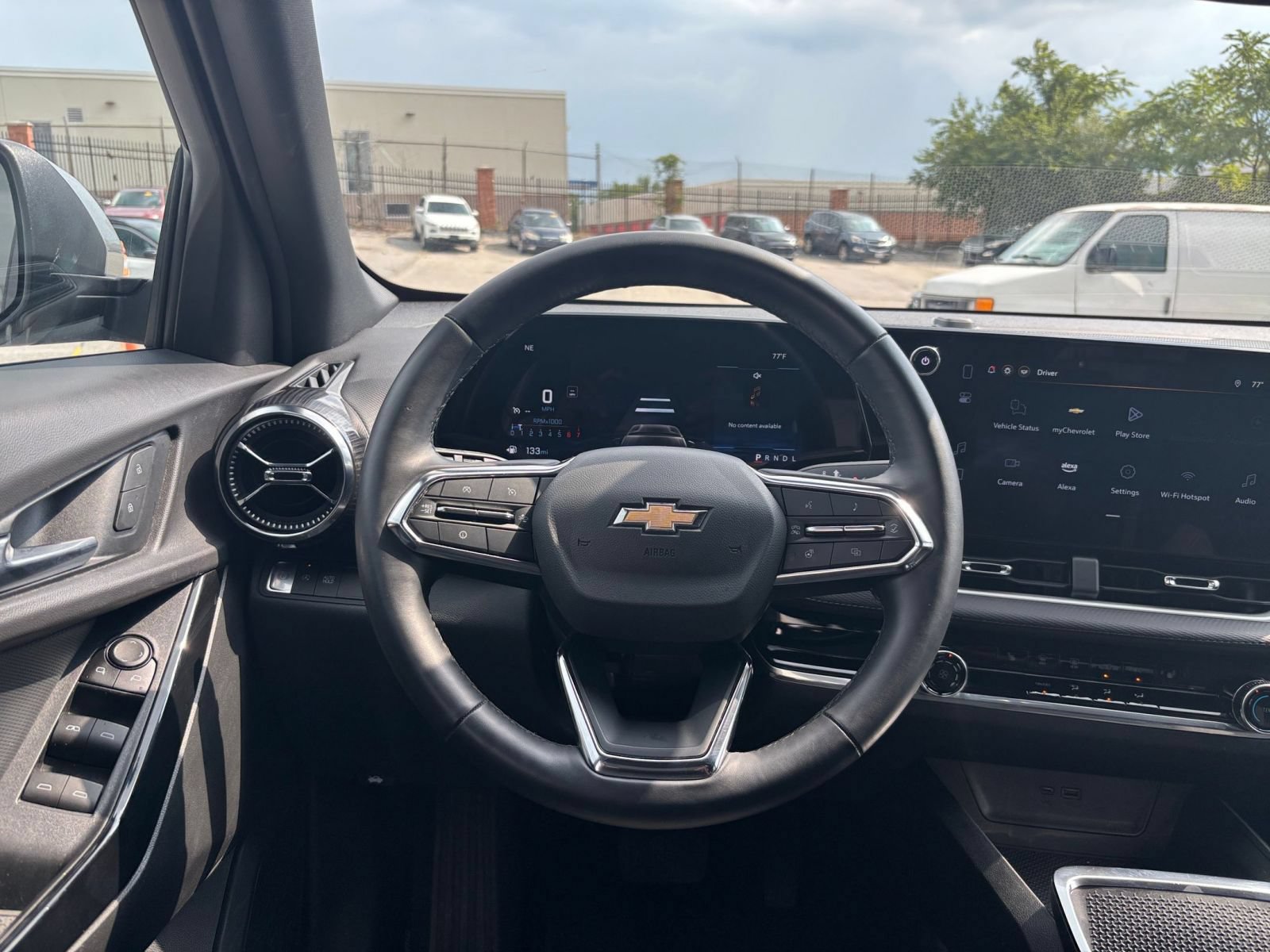 Used 2025 Chevrolet Equinox LT FWD image 34