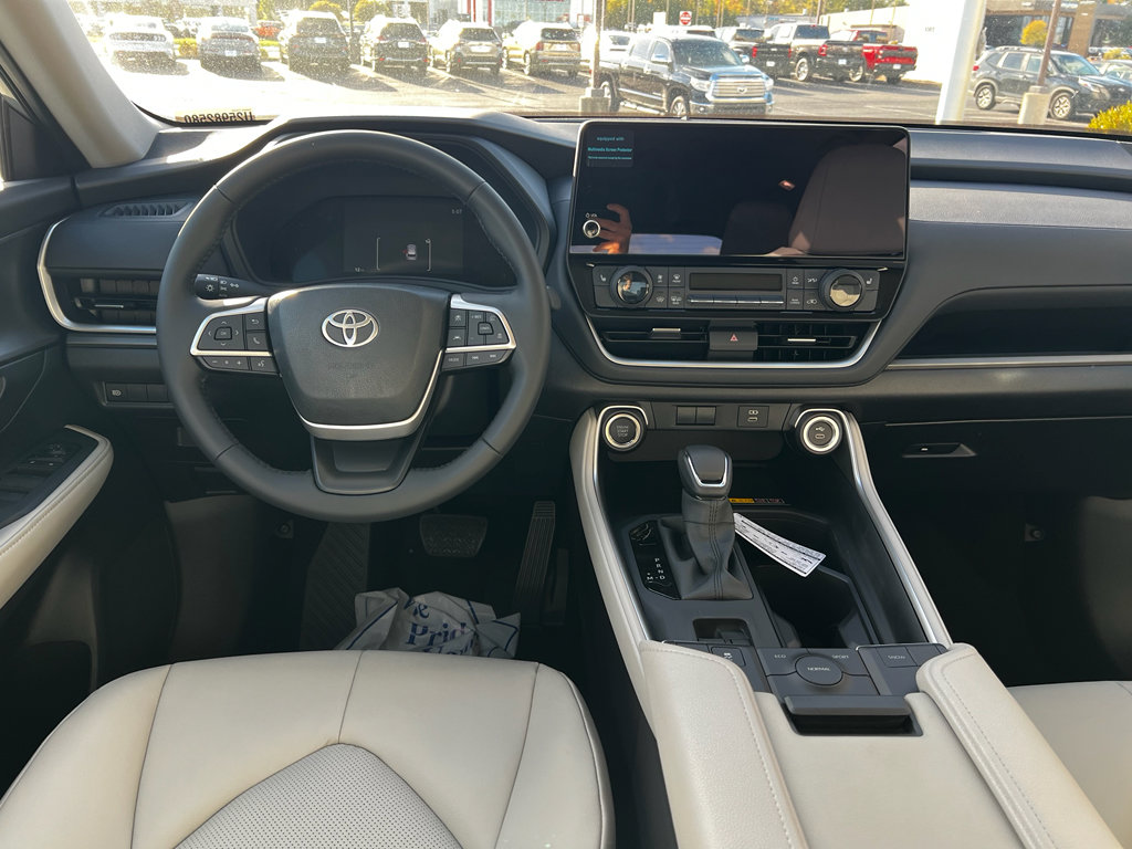 Certified 2026 Toyota Grand Highlander XLE image 9