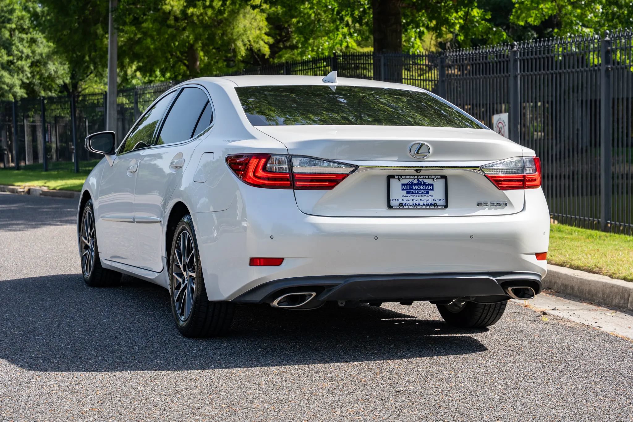 Used 2017 Lexus ES 350 w/ Luxury Package FWD image 7