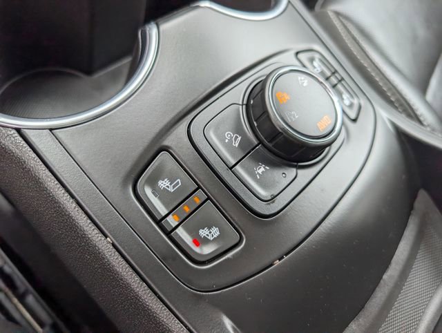 Used 2024 GMC Terrain SLT image 4