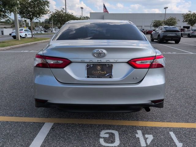 Used 2018 Toyota Camry LE FWD image 5