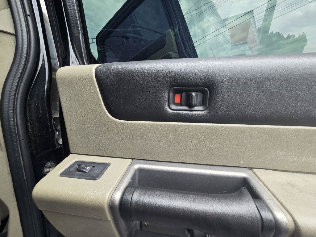 Used 2003 HUMMER H2 w/ Preferred Equipment Group AWD/4WD image 24