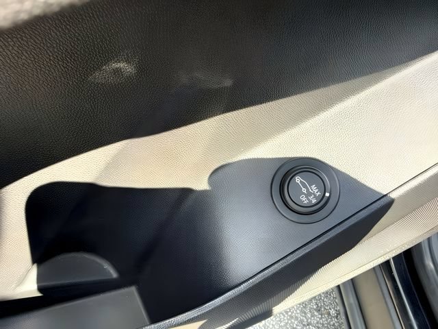 Used 2021 Chevrolet Equinox LT AWD/4WD image 15