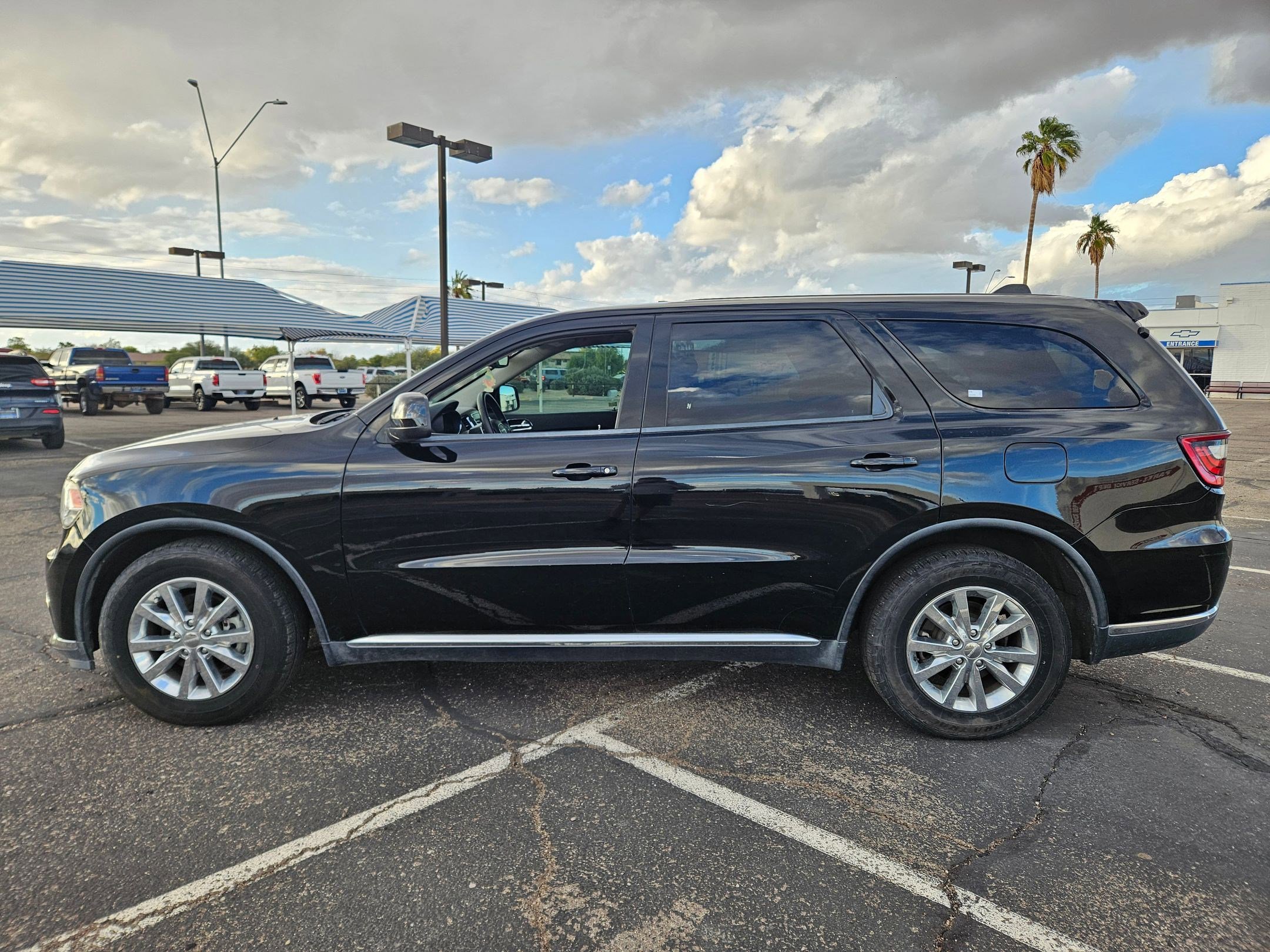 Used 2017 Dodge Durango SXT w/ 3rd Row Seating Group image 2