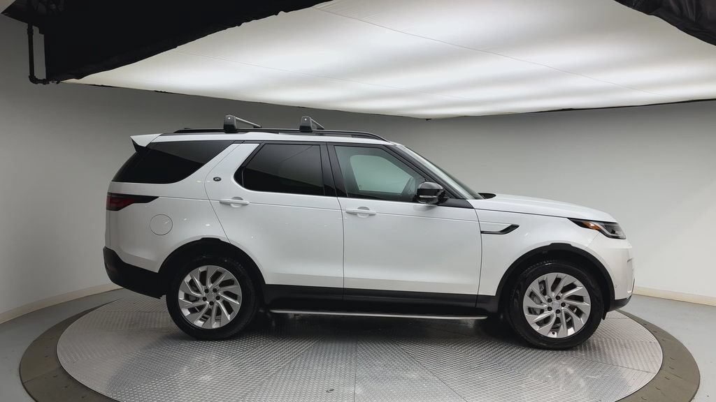 Certified 2025 Land Rover Discovery S AWD/4WD image 9