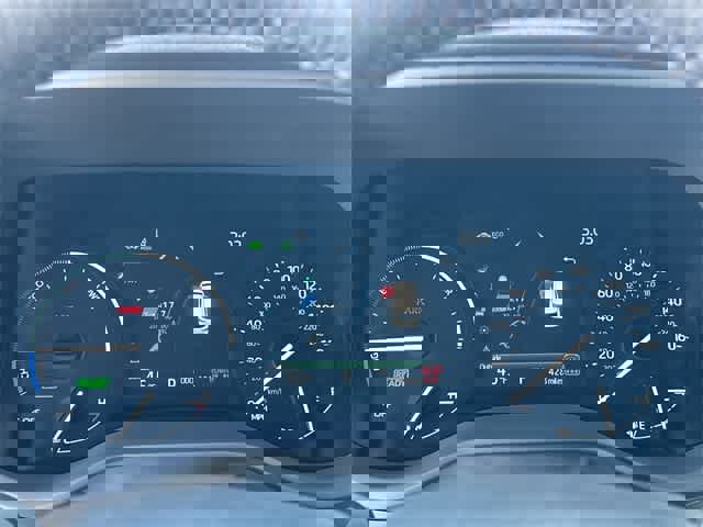 Used 2025 Toyota Sienna XLE image 7