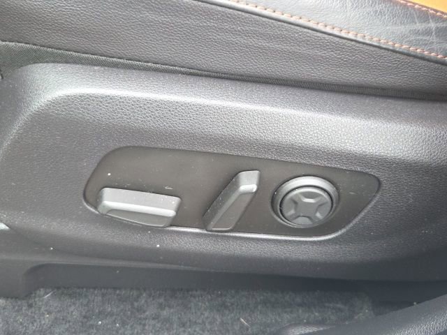 Used 2024 Kia Carnival SX Prestige image 32