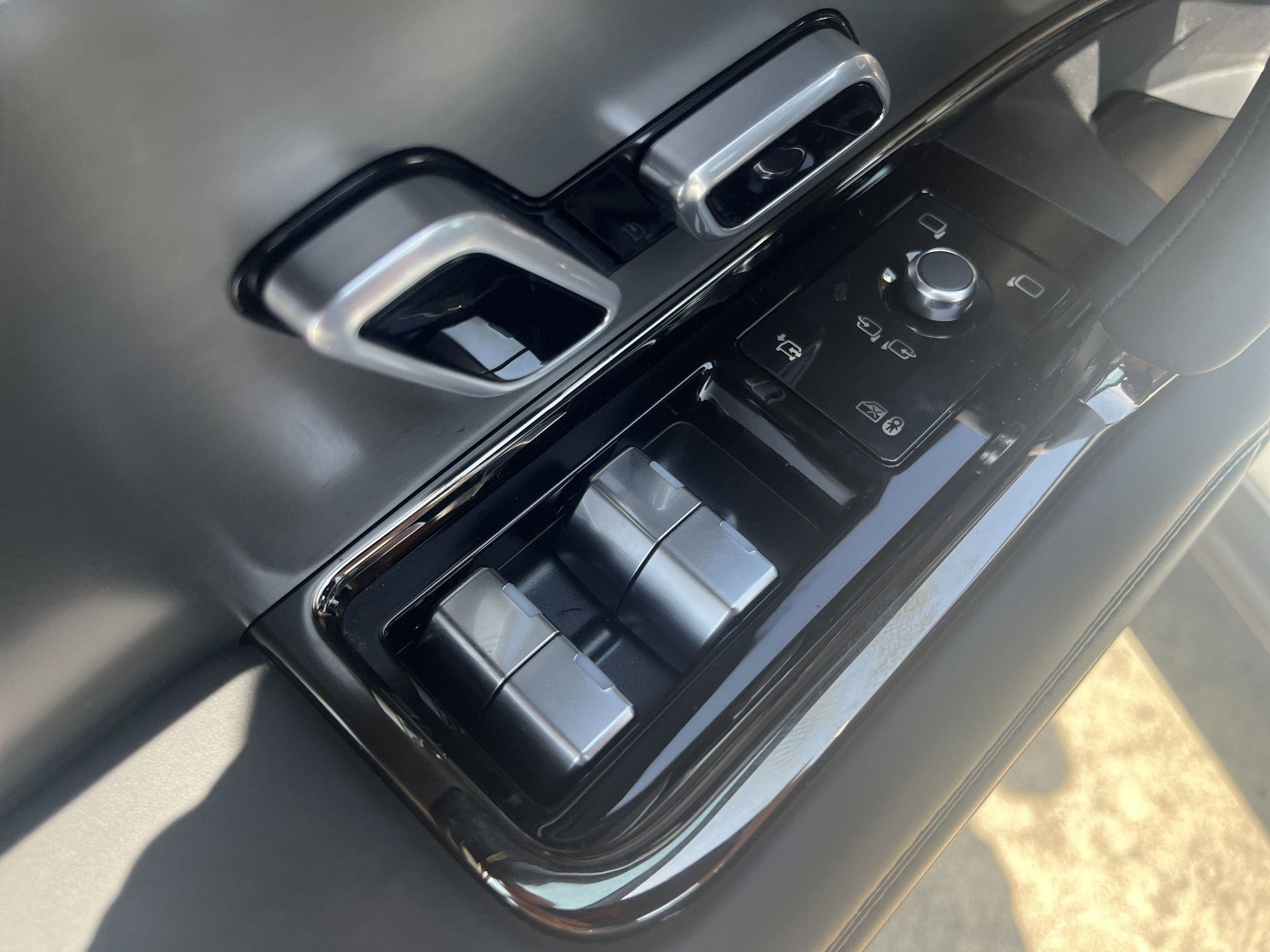 Used 2025 Land Rover Range Rover Sport Dynamic SE image 23