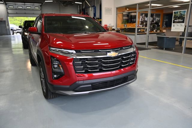 New 2026 Chevrolet Equinox LT FWD image 3