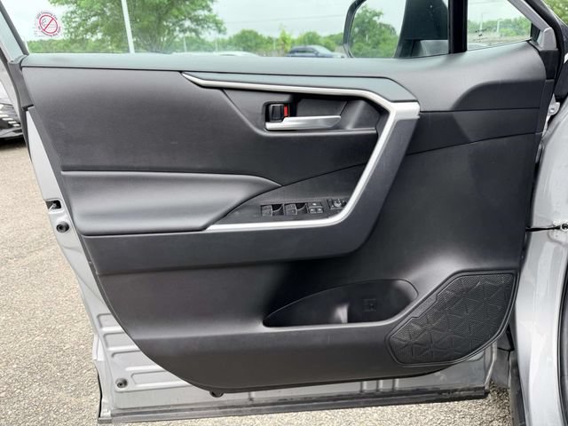 Used 2025 Toyota RAV4 XLE AWD/4WD image 14